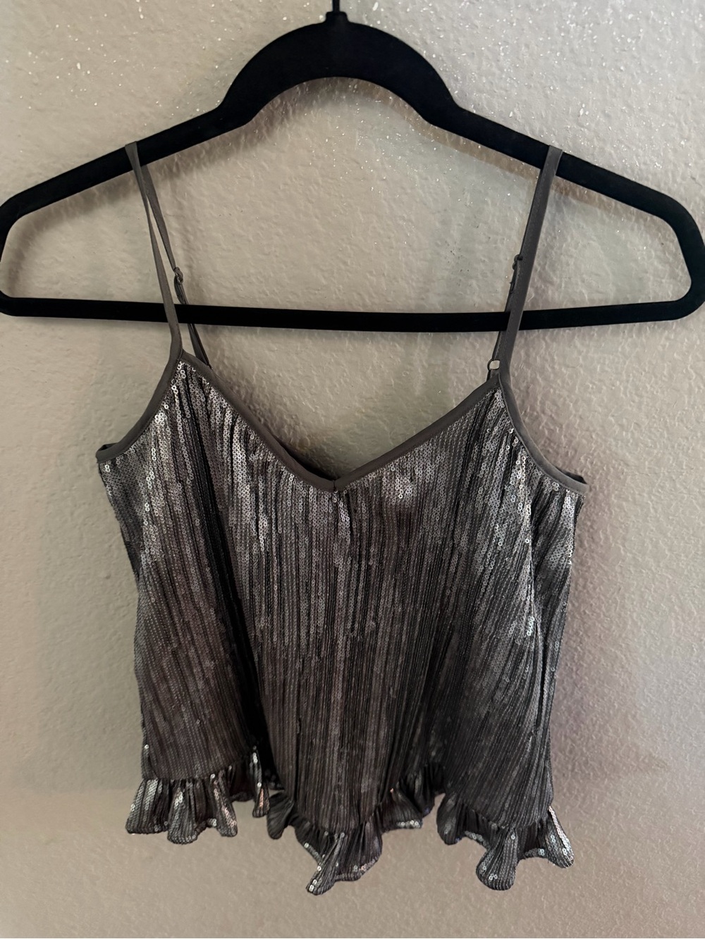 Anthropologie Sequin Cami Tank Top Gray Silver Ruffle Hem Adjustable Straps US 0